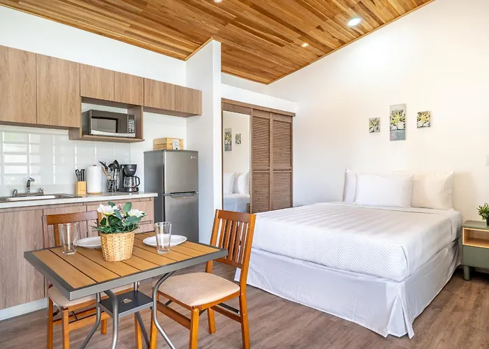 Luxurious 6-unit Oasis < 1 Mi To Playas Del Coco! Hébergement de vacances