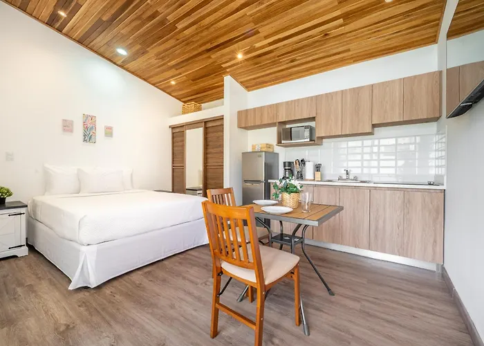 Luxurious 6-unit Oasis < 1 Mi To Playas Del Coco! Hébergement de vacances